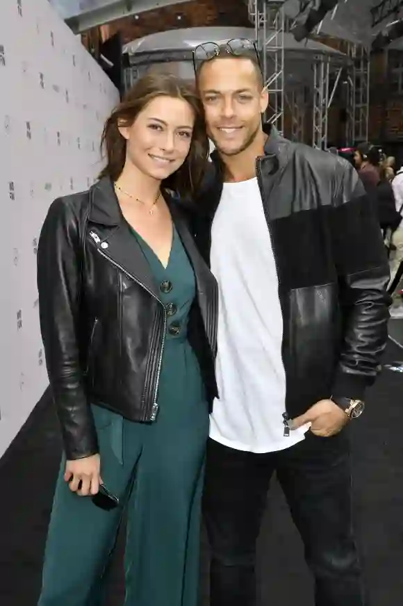 Andrej Mangold mit Freundin Jennifer Lange bei der Irene Luft Fashion Show im Rahmen der MBFW auf de