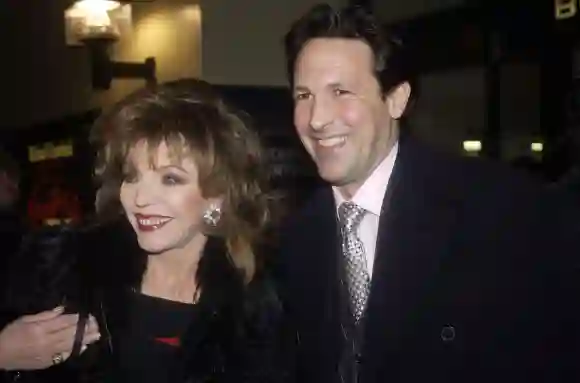 Joan Collins und Percy Gibson bei der Musical-Premiere zu „Dance of the Vampires“ in New York 2002