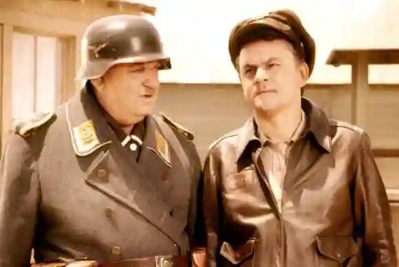 "Ein Käfig voller Helden": John Banner und Bob Crane