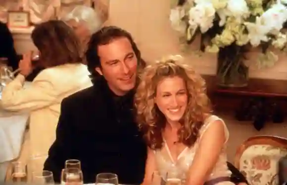 „Sex and the City“: John Corbett und Sarah Jessica Parker alias „Aiden“ und „Carrie“ in Staffel drei