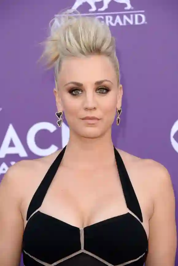 Kaley Cuoco bei den Country Music Awards 2013