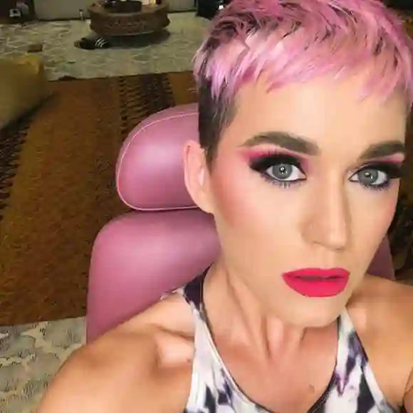 Katy Perry überrascht mit neuer Frisur