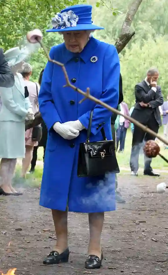 Königin Elisabeth II. beim „Children's Wood Project“ im Wald von Glasgow am 30. Juni 2021