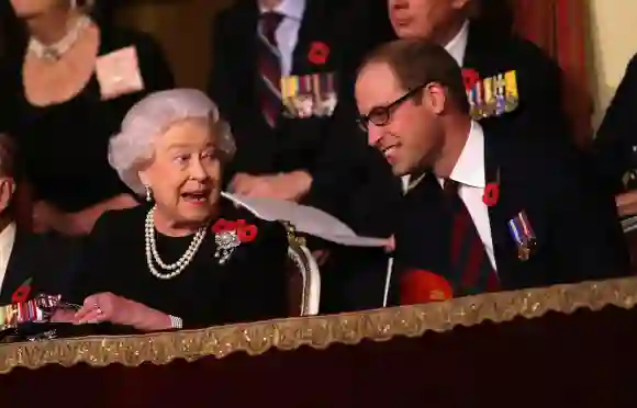 Königin Elisabeth II. und Prinz William