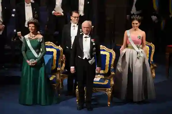 Königin Silvia, König Carl Gustaf, Prinz Daniel, Prinzessin Victoria Nobelpreisverleihung