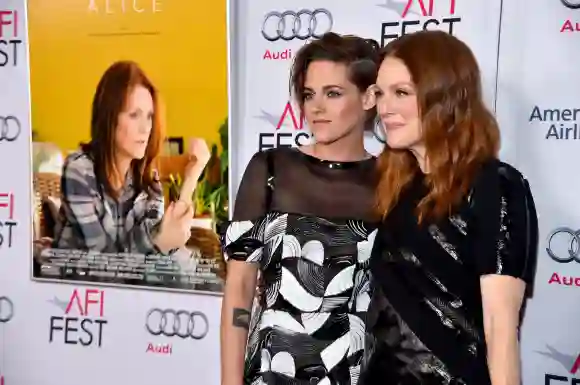 Kristen Stewart und Julianne Moore bei der Premiere von „Still Alice“ 2014