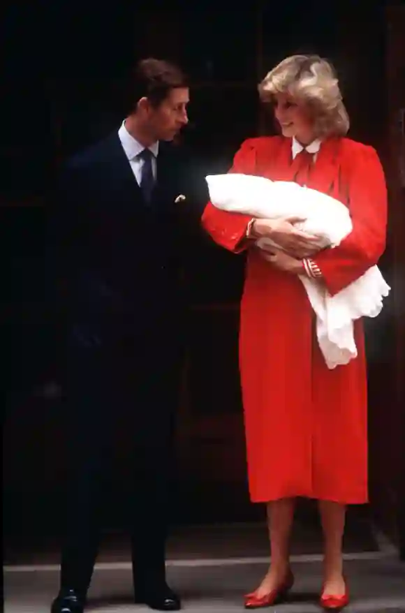 Prinz Charles und Lady Diana bei der Geburt von Prinz Harry