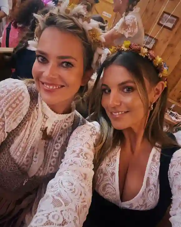 Laura Osswald und Laura Wontorra feierten gemeinsam auf dem Oktoberfest 2023