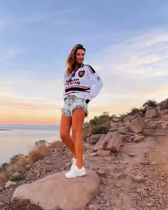Laura Wontorra zeigt sich gerne in Hotpants