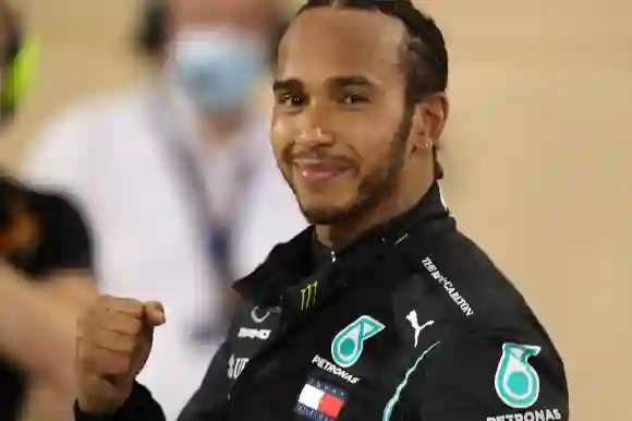 Lewis Hamilton hat sich mit dem Coronavirus infiziert