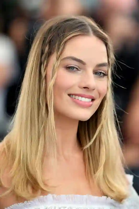 Margot Robbie mit Flechtfrisur