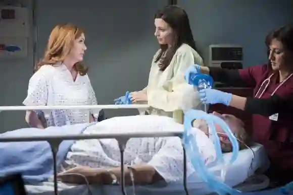 Melissa Gilbert und Jill Flint in „The Night Shift“, Staffel 2, Folge 11 namens „Hold On“