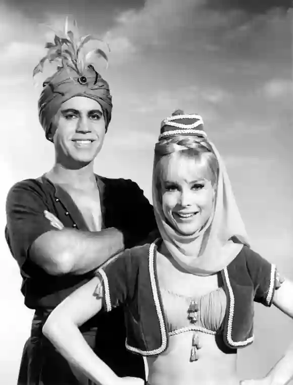 Michael Ansara und Barbara Eden in „Bezaubernde Jeannie“