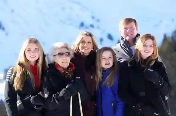 Prinzessin Catharina-Amalia, Prinzessin Beatrix, Königin Máxima, Prinzessin Ariane, König Willem-Alexander und Prinzessin Alexia