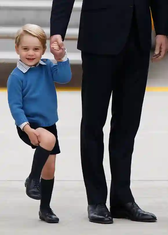 Prinz George von Cambridge kommt am 24. September 2016 bei 443 Maritime Helicopter Squadron in Victoria, Kanada an.
