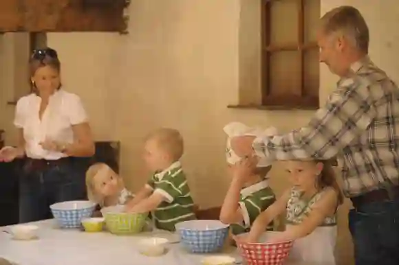 Prinz Philippe und Prinzessin Mathilde und ihre vier Kinder verbrachten den Vormittag auf dem Hof De Pierlapont, 8. Juli 2010.