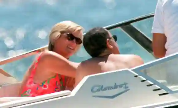Prinzessin Diana und Dodi Al-Fayed im Urlaub in Saint Tropez auf einem Boot 1997