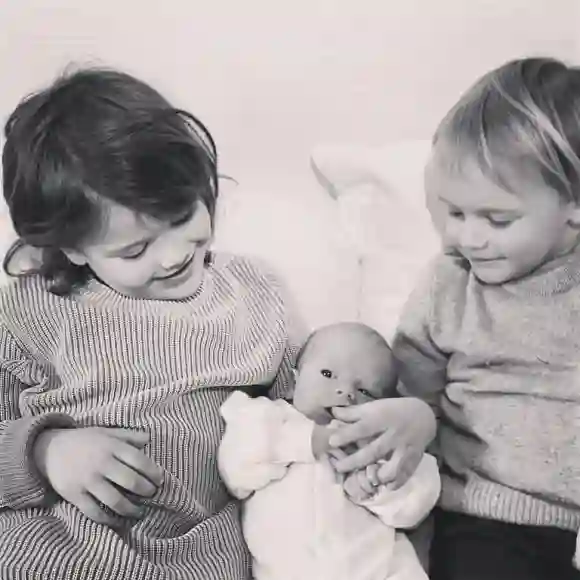 Prinz Alexander und Prinz Gabriel mit ihrem kleinen Bruder Prinz Julian auf Instagram
