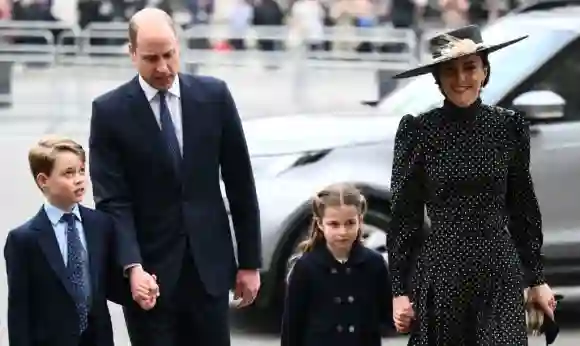 Prinz George, Prinz William, Prinzessin Charlotte und Prinzessin Kate
