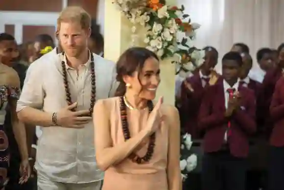 prinz harry herzogin meghan nigeria