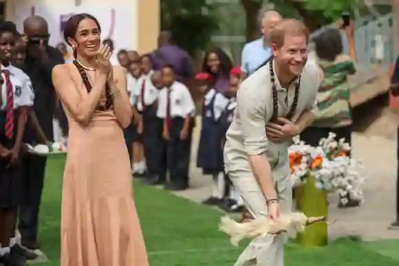 prinz harry herzogin meghan nigeria