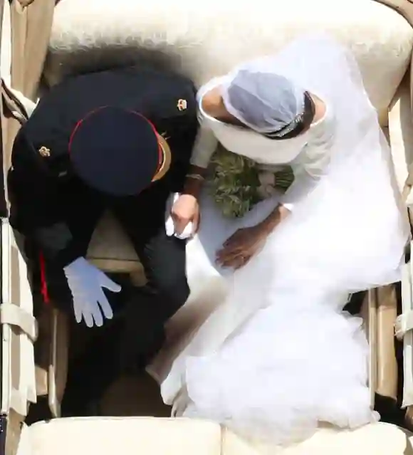 Prinz Harry und Herzogin Meghan in der Hochzeitskutsche