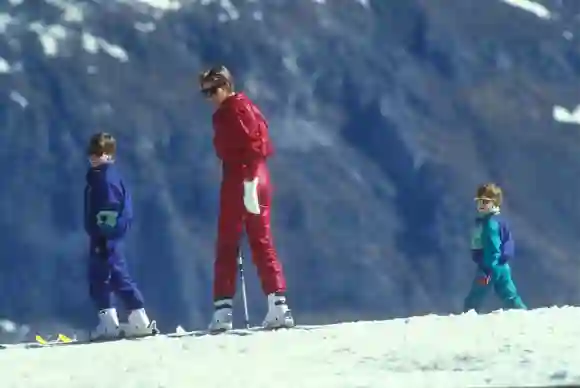 Prinz William, Lady Diana und Prinz Harry im Ski-Urlaub
