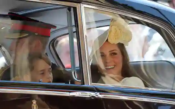 Prinz William, Prinz George und Herzogin Kate nach der Hochzeit.