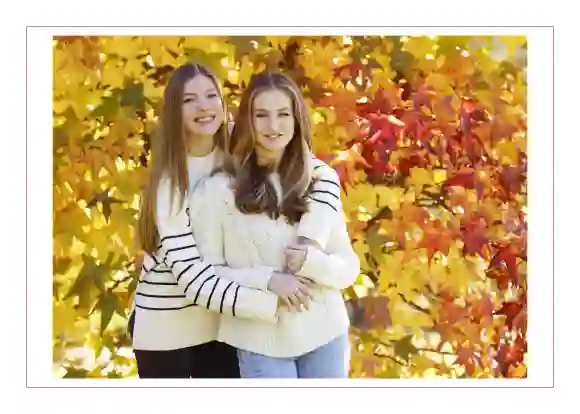 Auf der diesjährigen Weihnachtskarte der spanischen Royals sind nur Prinzessin Sofia und Prinzessin Leonor von Spanien zu sehen.