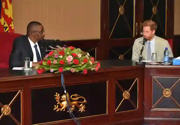 Prinz Harry bei einem Treffen mit dem malawischen Präsidenten