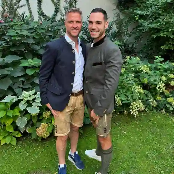 Ralf Schumacher und sein Partner Etienne auf dem Oktoberfest 2024