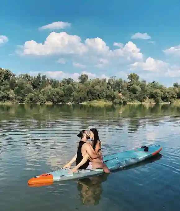 Rebecca Mir super sexy im Bikini