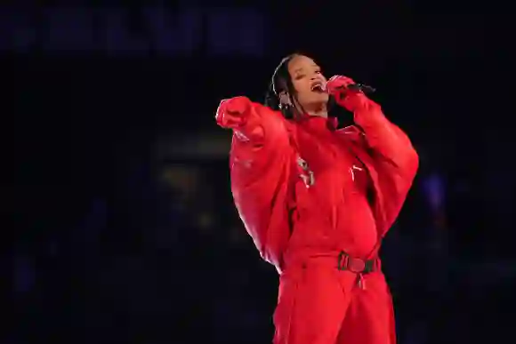 Rihanna während ihres Auftritts beim Super Bowl