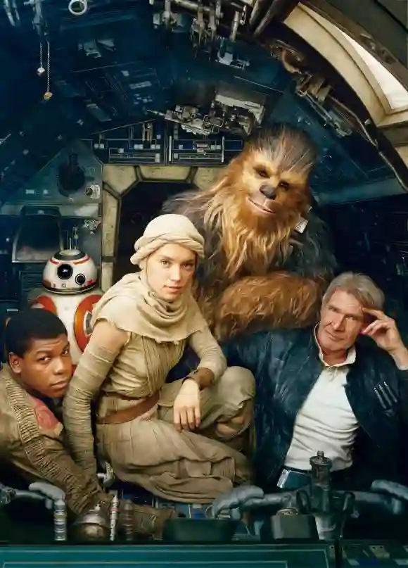 „Star Wars: Das Erwachen der Macht“-Filmplakat mit Harrison Ford, John Boyega, Daisy Ridley, Peter Mahyew als Chewbacca