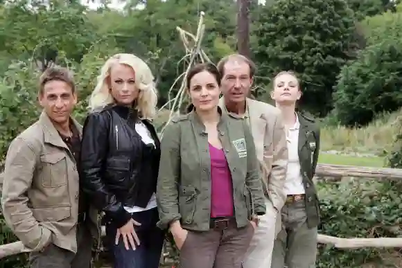 Thorsten Wolf, Jenny Elvers, Elisabeth Lanz, Michael Lesch und Anna Bertheau in „Tierärztin Dr. Mertens“