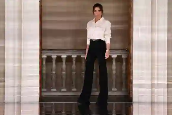 victoria beckham sexy looks outfits