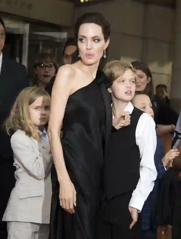 Vivienne Jolie-Pitt, Angelina Jolie und Knox Jolie-Pitt
