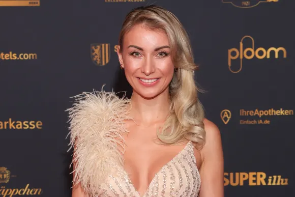 anna carina woitschack dschungelcamp privat freund familie herkunft