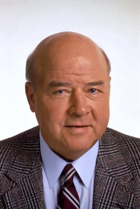 Filmstill oder Werbestill aus MacGyver Dana Elcar 1991 Los Angeles CA USA PUBLICATIONxINxGERxSU