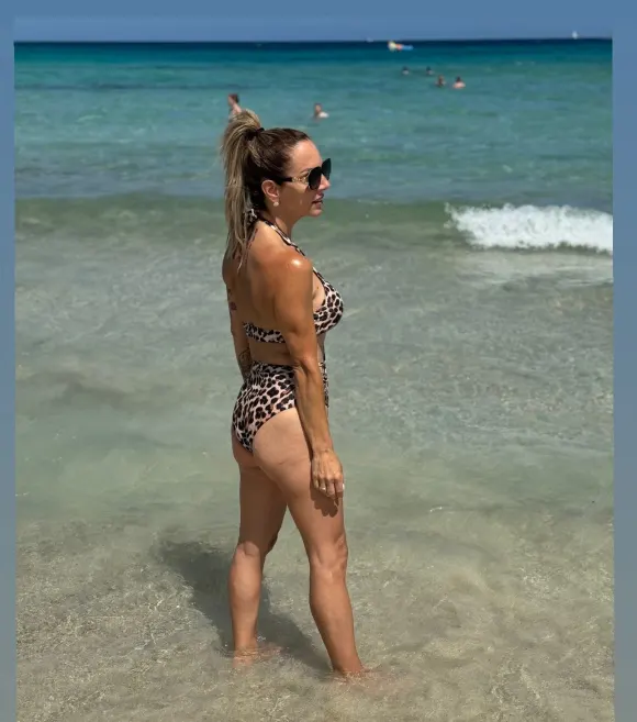 Danni Büchner genießt den Strand