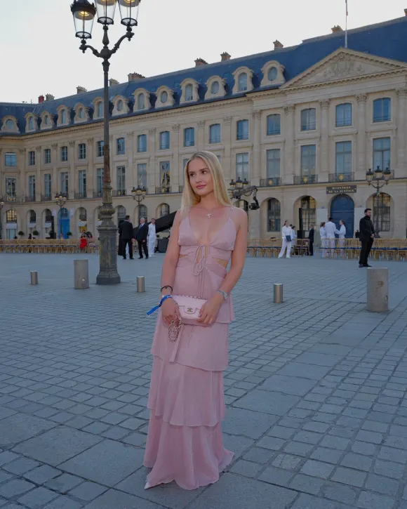 davina geiss paris elegant kleid ungewohnt look
