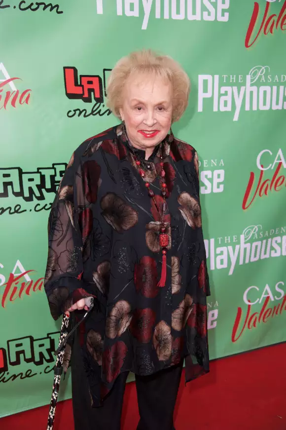Was wurde aus Doris Roberts aus der Serie „Remington Steele"