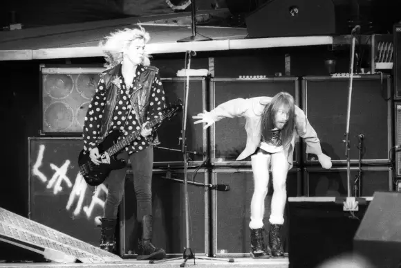 Guns N Roses Konzert im Olympiastadion Berlin Duff McKagan li und Axl Rose