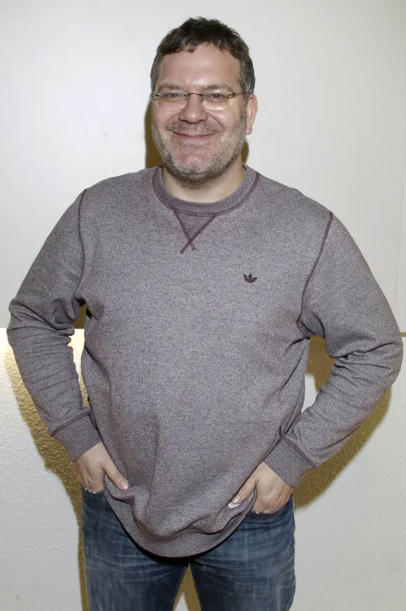 Elton moderiert erneut "Schlag den Star"