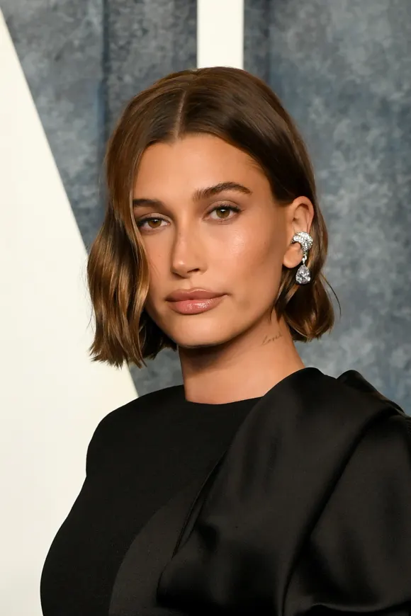 Hailey Bieber bei der Vanity Fair Oscar Party 2023