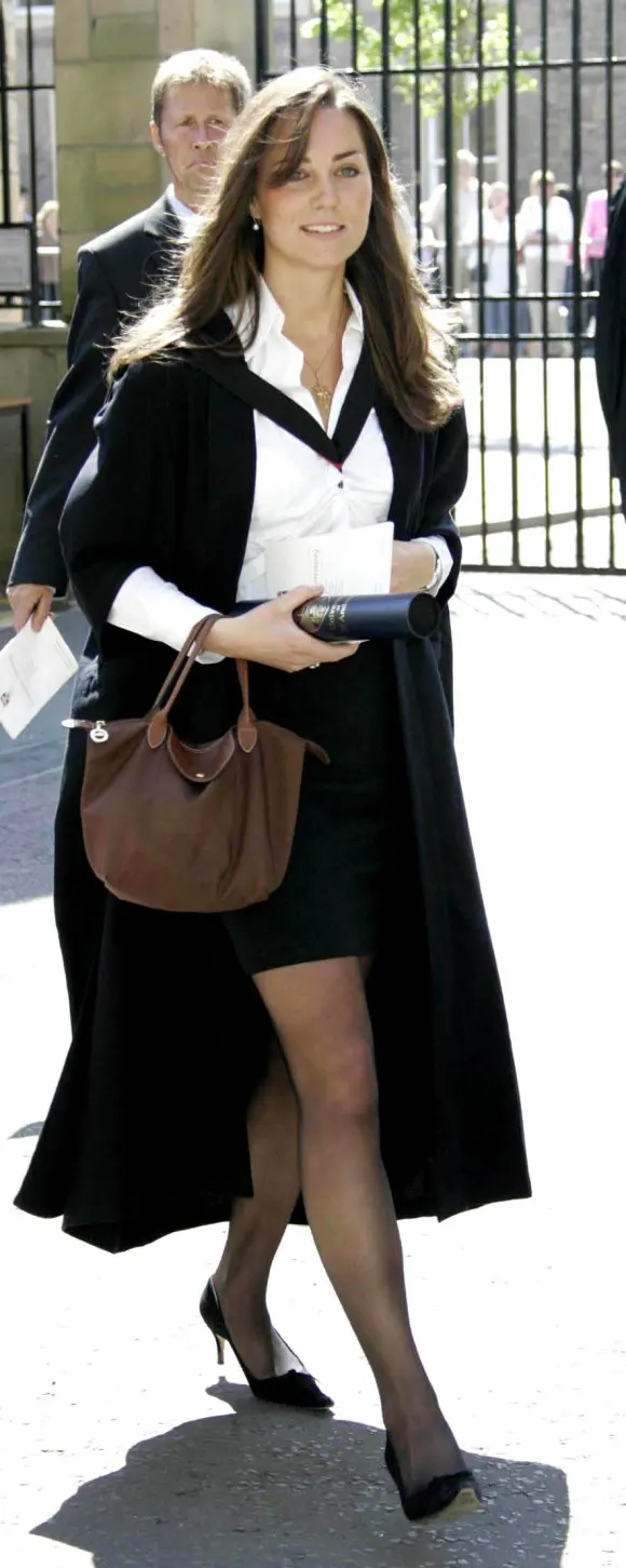 In so einem kurzen Rock werden wir Herzogin Kate wohl nicht mehr sehen