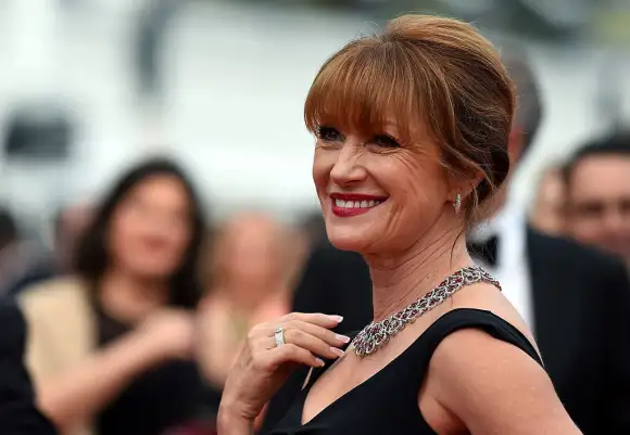 Jane Seymour auf dem roten Teppich der Filmfestspiele in Cannes