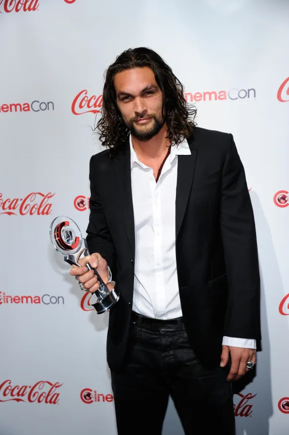 Jason Momoa hat eine markante Narbe
