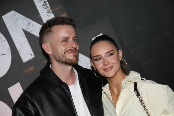 Julian Claßen und Palina erwarten ein Baby.