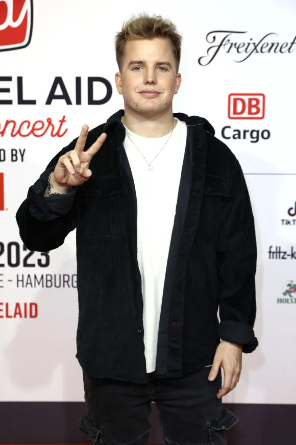 Kayef beim Channel Aid - live in Concert by JBL mit Wincent Weiss in der Elbphilharmonie. Hamburg, 03.01.2023 *** Kayef